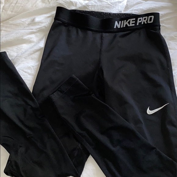 Nike Pro Leggings - Picture 2 of 5
